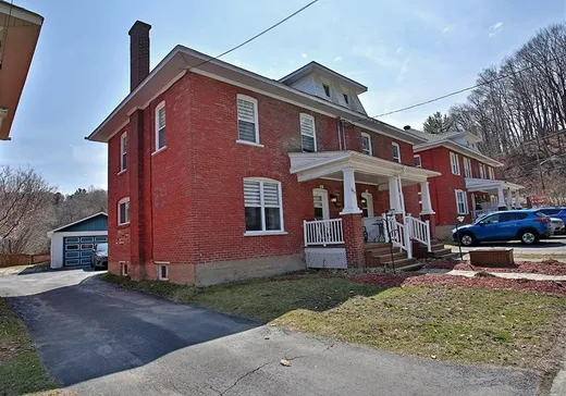 Duplex à vendre - 275-277 Rue Michaud, Coaticook, J1A 1A9