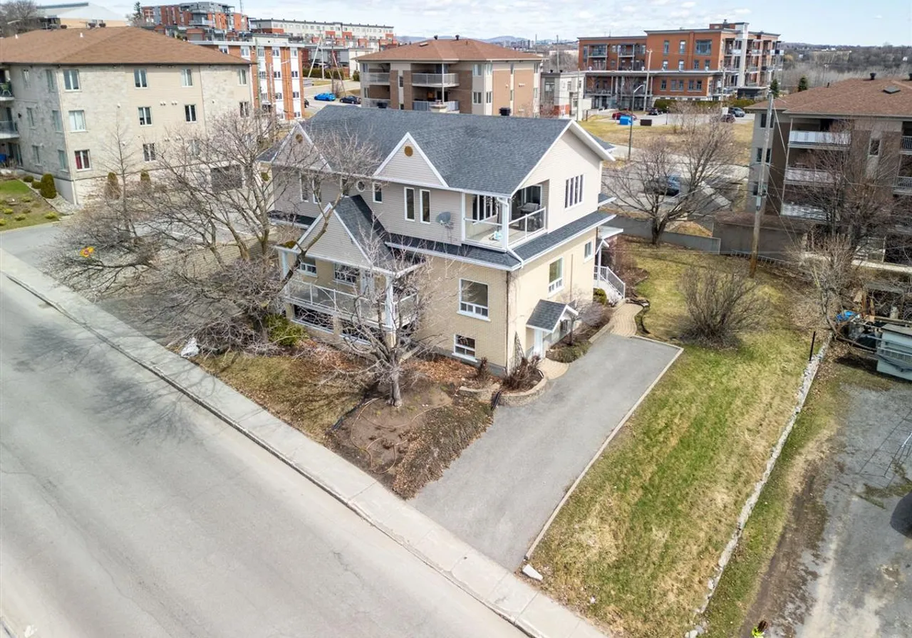 Triplex for Sale - 2450 Av. St-David, Beauport, G1E 4K3
