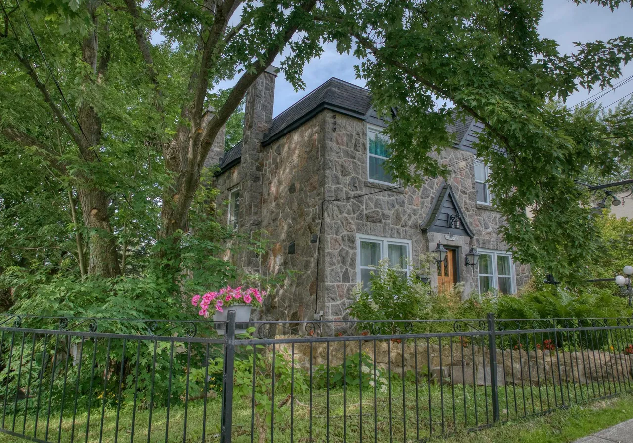 4-Plex à vendre - 10-12 Ch. du Tour-du-Lac, Sainte-Agathe-des-Monts, J8C 1A8