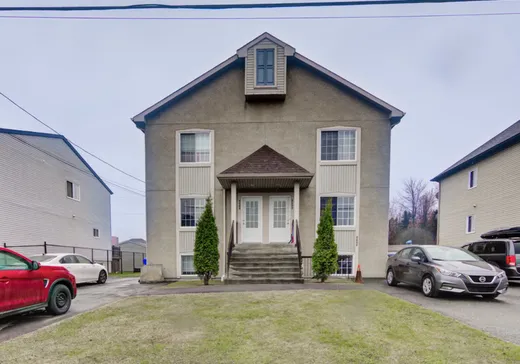 Triplex à vendre - 8400-8404 Place du Meunier, St-Canut, J7N3M2