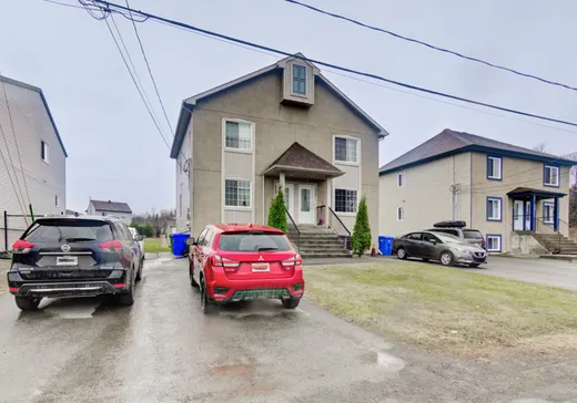 Triplex à vendre - 8400-8404 Place du Meunier, St-Canut, J7N 3M2