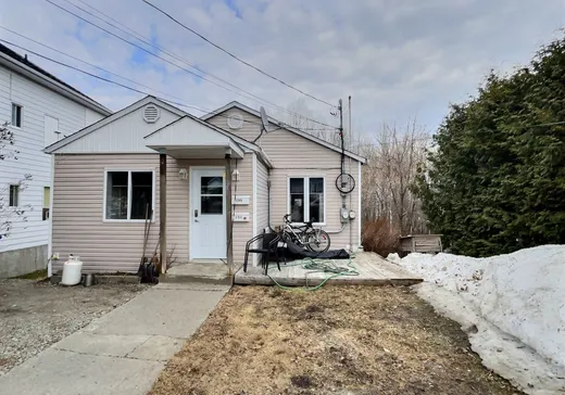 Duplex à vendre - 296-298 16e Rue, Amos, J9P3A7