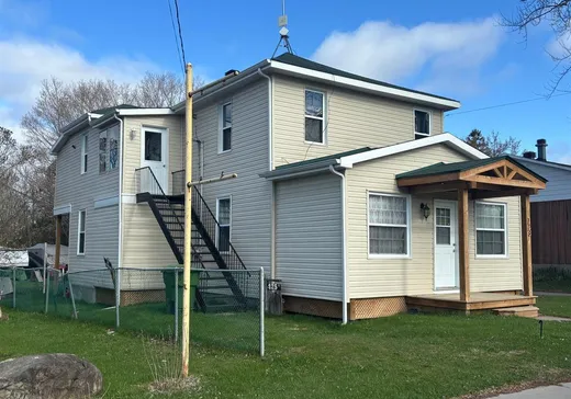 Duplex à vendre - 123 Rue Principale, Grenville, J0V 1J0