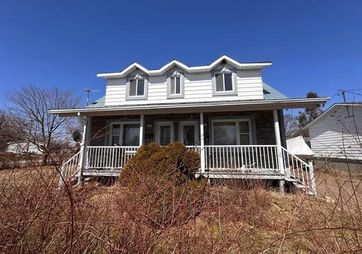 Duplex à vendre - 8715-8717 Av. Gravel, Laval (Laval-sur-le-lac), H7A 1P2