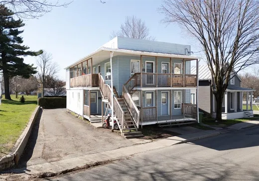 4-Plex à vendre - 44-44C Rue de l'Académie, Victoriaville, G6P3M2