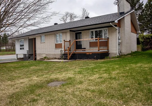 Duplex à vendre - 606-606A Rue Laurier, Asbestos, J1T 2J3
