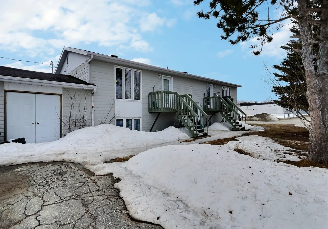 4-Plex for Sale - 540-542 8e Avenue O., Amos, J9T 1N3