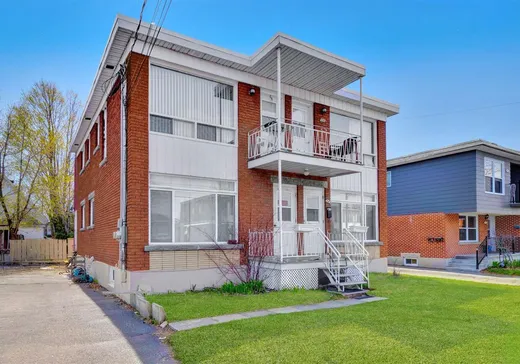 Triplex à vendre - 588-592 Rue Douville, Granby, J2G3J7