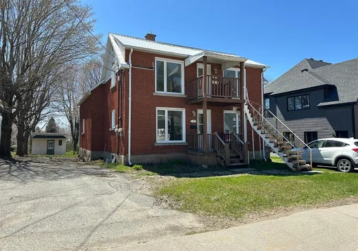 Duplex à vendre - 39 Rue de l'Hôtel-de-Ville, Warwick, J0A1M0