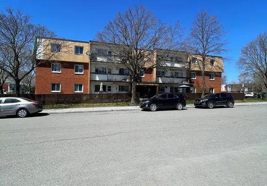 5-Plex for sale - 8005 Av. Philippe-Lebon, Montreal (East), H1E1L3