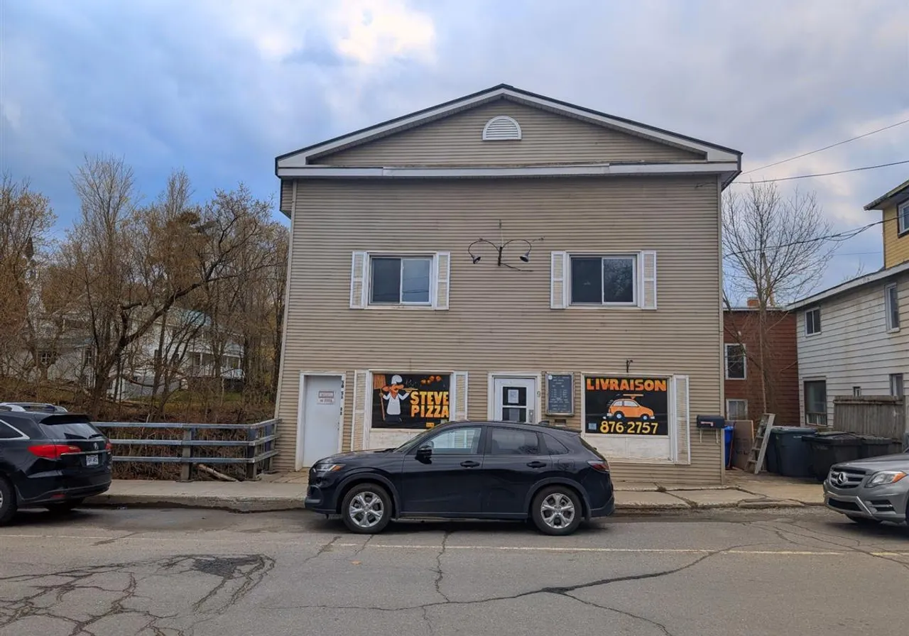 Triplex for Sale - 9 Boul. Notre-Dame O., Stanstead, J0B 3E2