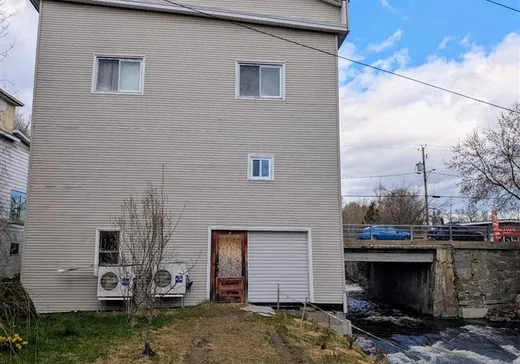 Triplex for Sale - 9 Boul. Notre-Dame O., Stanstead, J0B 3E2