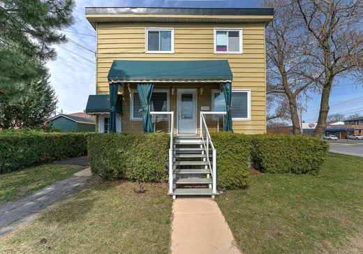 Triplex for Sale - 951-955 Ch. du Coteau-Rouge, Longueuil, J4K 1W1