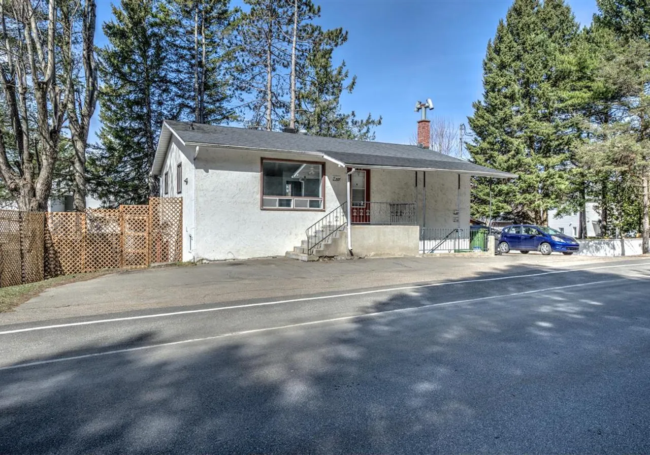 Triplex for Sale - 527-531 Rue Bisson, Mont-Tremblant, J8E 3G3