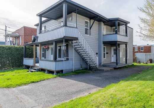Triplex à vendre - 341-345 Rue Cowie, Granby, J2G 3V8