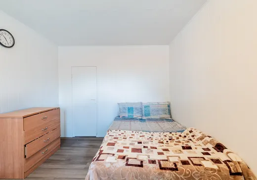 Triplex à vendre - 341-345 Rue Cowie, Granby, J2G 3V8