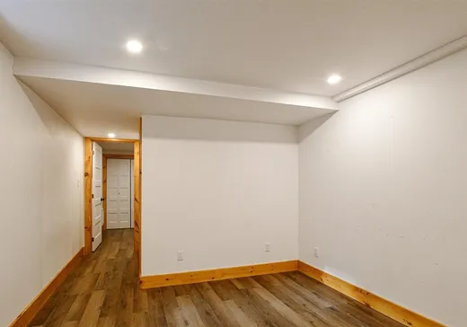 Triplex for Sale - 241-241B Av. Bélisle, Sainte-Agathe-des-Monts, J8C 1H2