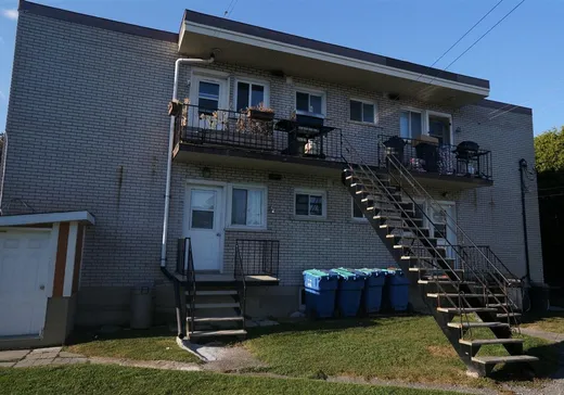 4-Plex à vendre - 271-273 Rue Trudeau, Salaberry-de-Valleyfield, J6T 3C4