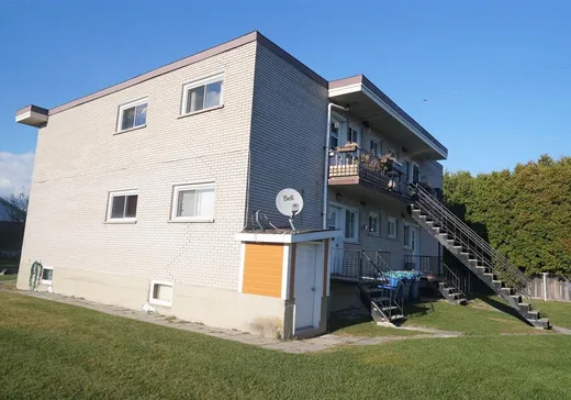 4-Plex à vendre - 271-273 Rue Trudeau, Salaberry-de-Valleyfield, J6T 3C4