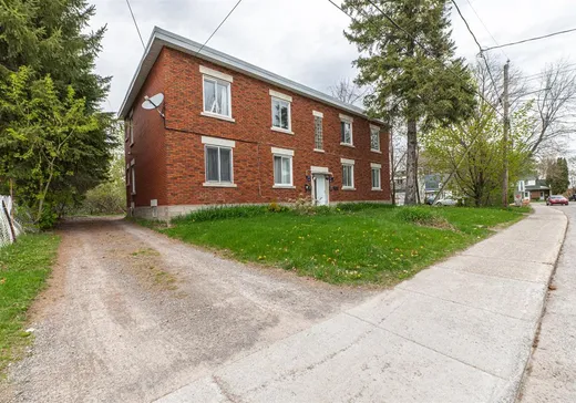 4-Plex à vendre - 10-16 Rue de St-Pierre, Saint-Jérôme, J7Y 1Z8