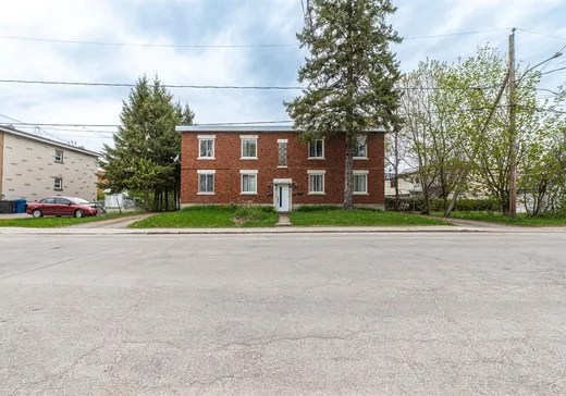 4-Plex à vendre - 10-16 Rue de St-Pierre, Saint-Jérôme, J7Y 1Z8
