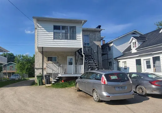 Triplex for Sale - 56-60 Rue Daniel-Johnson, Danville, J0A 1A0