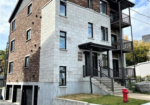 Triplex for Sale - 11240-11244 Av. de Paris, Montreal (North), H1H 4L1