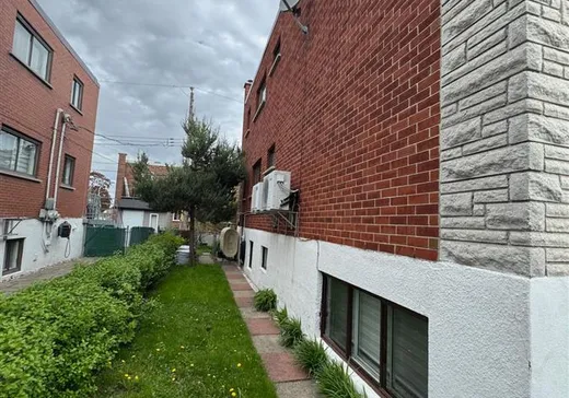 Triplex à vendre - 6305-6307A Rue Louis-Sicard, Montréal (Saint-Léonard), H1P 1S9