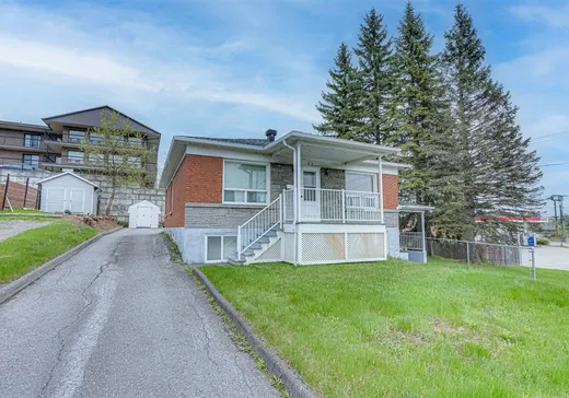 Duplex à vendre - 30-32 12e Avenue N., Sherbrooke, J1E 2W1