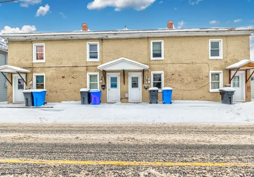 4-Plex for Sale - 162-168 Rue Elizabeth, Massueville, J3P 4H4