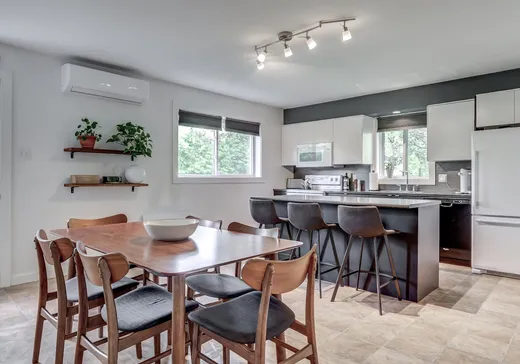 Triplex à vendre - 511 Rue Connaught, Otterburn Park, J3H 4V4