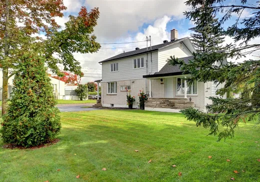 Triplex for Sale - 254 Rue Commerciale, St-Henri-de-Levis, G0R 3E0
