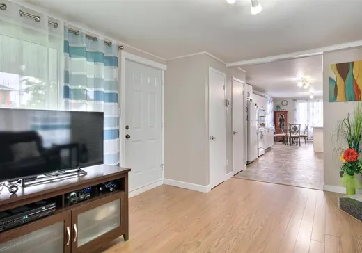 Triplex for Sale - 254 Rue Commerciale, St-Henri-de-Levis, G0R 3E0