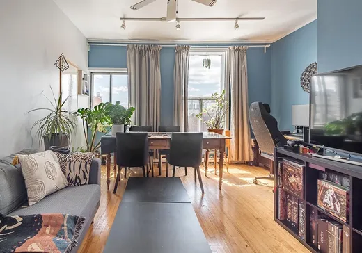Triplex for Sale - 6583-6587 Boul. St-Laurent, Montreal (Villeray), H2S 3S2