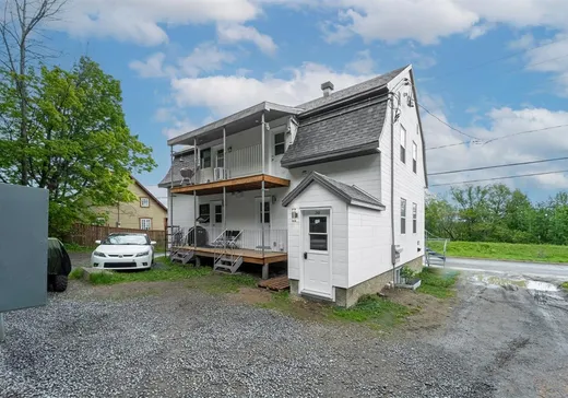 5-Plex à vendre - 21-24 Av. St-Grégoire, Beauport, G1C 2H1