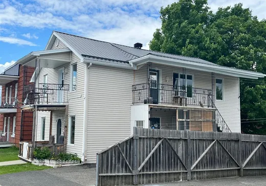 Duplex à vendre - 245-247 Rue Noël, Asbestos, J1T 2E1