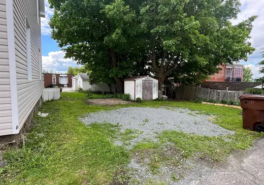 Duplex à vendre - 245-247 Rue Noël, Asbestos, J1T 2E1