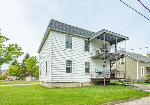 Duplex à vendre - 66-68 Rue Quinn, Pointe-Claire (Île de Montréal), J0B 2H0