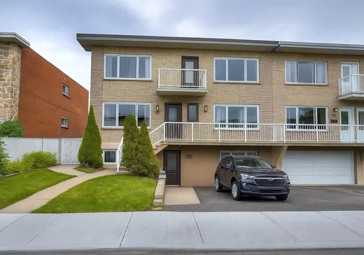 Triplex à vendre - 430-432A Rue Marconi, Laval (Laval-des-Rapides), H7N2C1