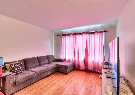 Triplex à vendre - 430-432A Rue Marconi, Laval (Laval-des-Rapides), H7N 2C1
