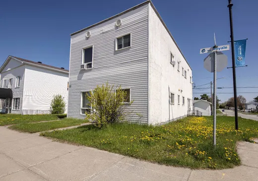 4-Plex à vendre - 570-574 Rue Royale, Amos, J0Y 1Z0