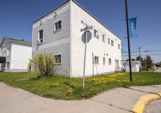 4-Plex à vendre - 570-574 Rue Royale, Amos, J0Y 1Z0