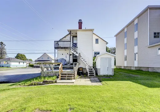 Duplex for Sale - 342-344 Av. St-Louis, St-Raymond, G3L 3T3
