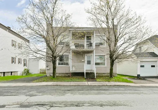 Duplex à vendre - 5-7 Rue St-Laurent, Drummondville, J2B5W9