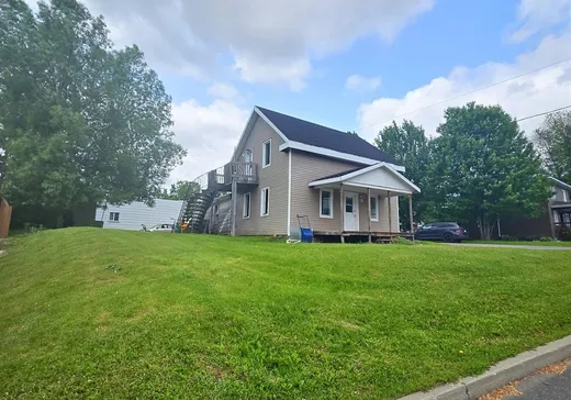 Duplex for sale - 81 Rue du Vieux-Chemin, Témiscouata-sur-le-Lac, G0L1E0