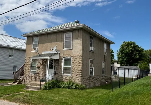 Duplex for Sale - 124-126 Rue Léopold, Cowansville, J2K 1X5