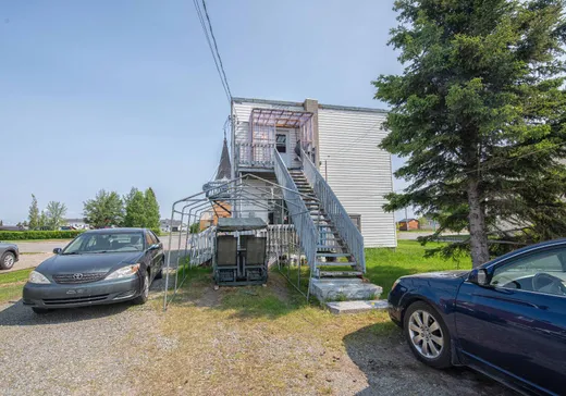 Duplex à vendre - 465-467 9e Avenue, Barraute, J0Y 1A0