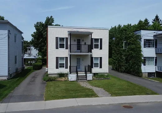 Duplex à vendre - 75-77 Rue St-Henri, Victoriaville, G6P 3K3