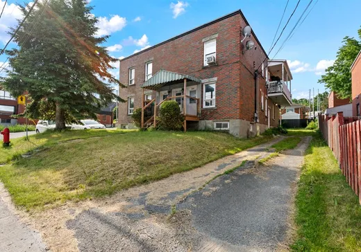 4-Plex à vendre - 1060-1064 Rue du Pacifique, Sherbrooke, J1H2G4