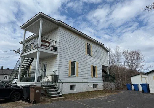 Triplex à vendre - 774-778 Rue Principale, Saint-Roch-de-Richelieu, J0L 2M0